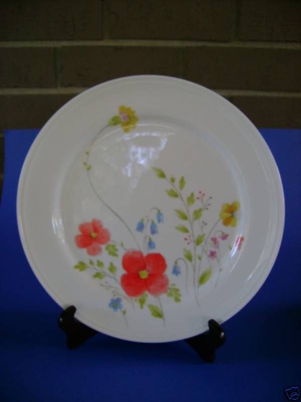 DINNER PLATE MIKASA JUST FLOWERS BONE CHINA A4182 AS IS  