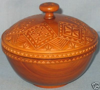WOODEN HAND CARVED ART BOWL YUGOSLAVIA W/COVER TABLE  